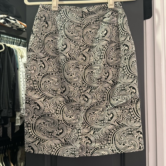 Ann Taylor Pencil Skirt Black/ Shimmer Gold 0 - Picture 2 of 5